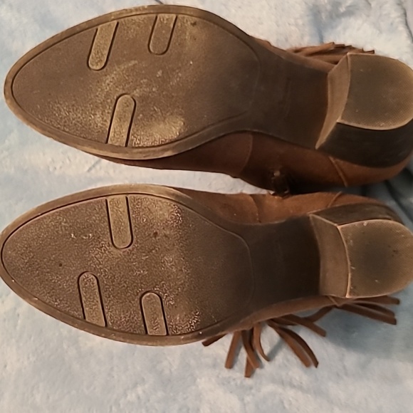 Ladies 8.5  Ankle Fashion Boots by Fergie - Picture 4 of 7